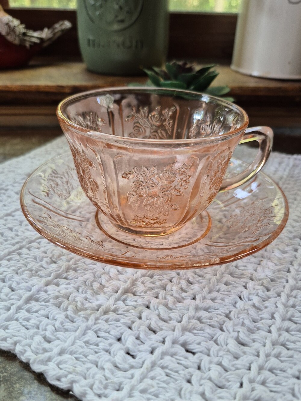 2pc. Vintage FEDERAL GLASS SHARON CABBAGE ROSE PINK TEA CUP & SAUCER Set